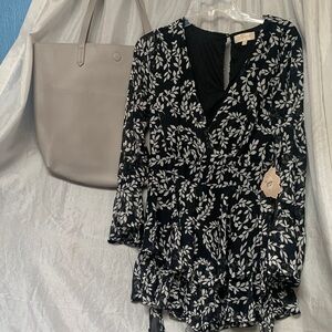 indulge Black V-Neck Leaf Print Tunic